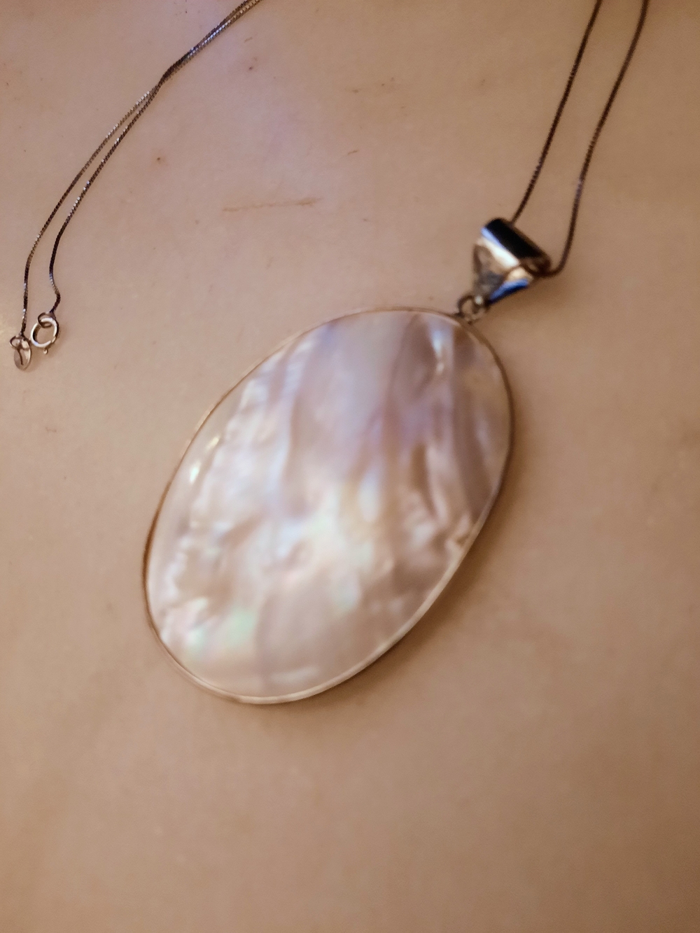 Mother of Pearl Oval Pendant Necklace - Iridescent White